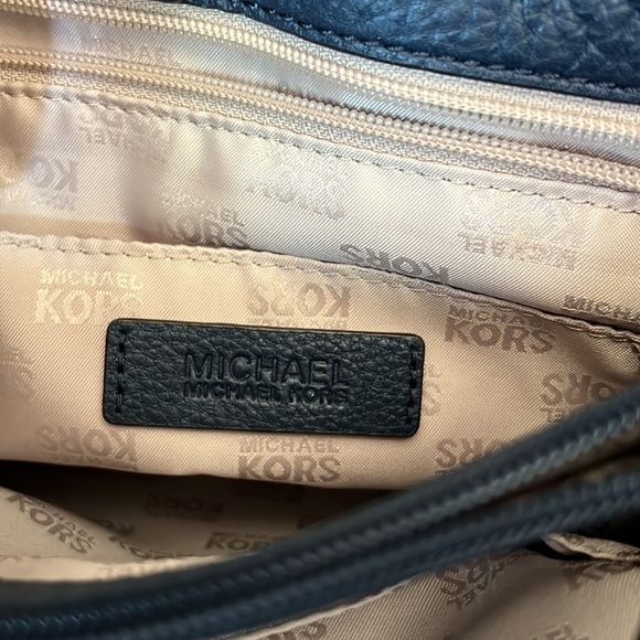 🆕Michael Kors Shoulder bag - Picture 7 of 7